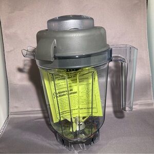 New VitaMix Dry Container 32oz 900ml Pitcher, Lid & Dry Blade - 102981